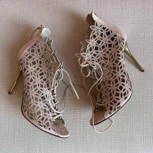 Oscar de la renta shoes size 38.5